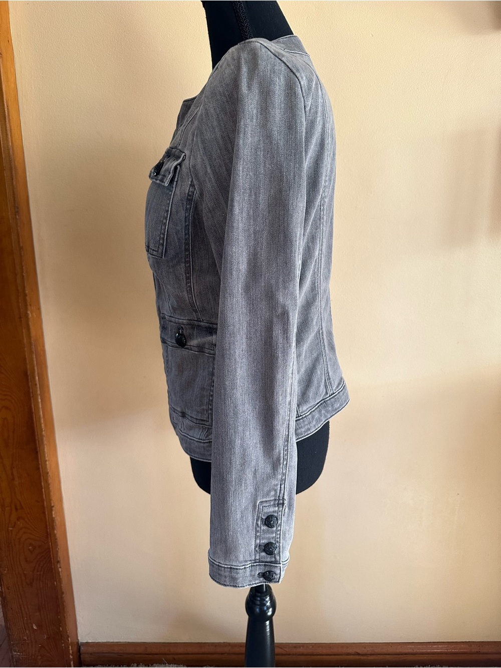 WHBM Stylist Jacket grey denim hook and eye closure women’s size 8 - Picture 3 of 8
